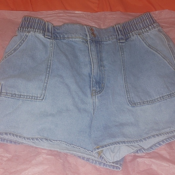 Forever 21 Pants - Forever 21 denim shorts 12 in long 14 in wide with stretch paper bag Sz M